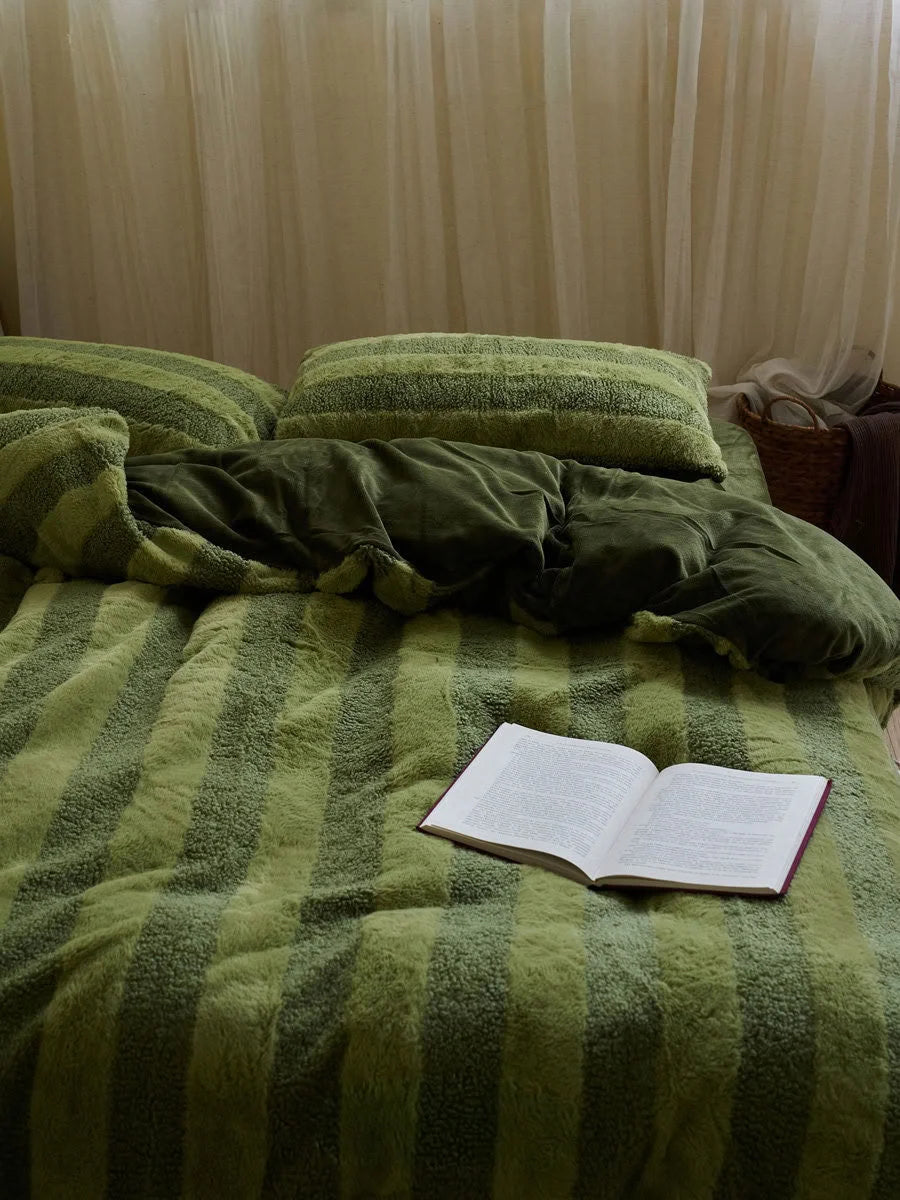 Moss Green flannel fleece duvet cover showing light and shadow texture - RoomDen