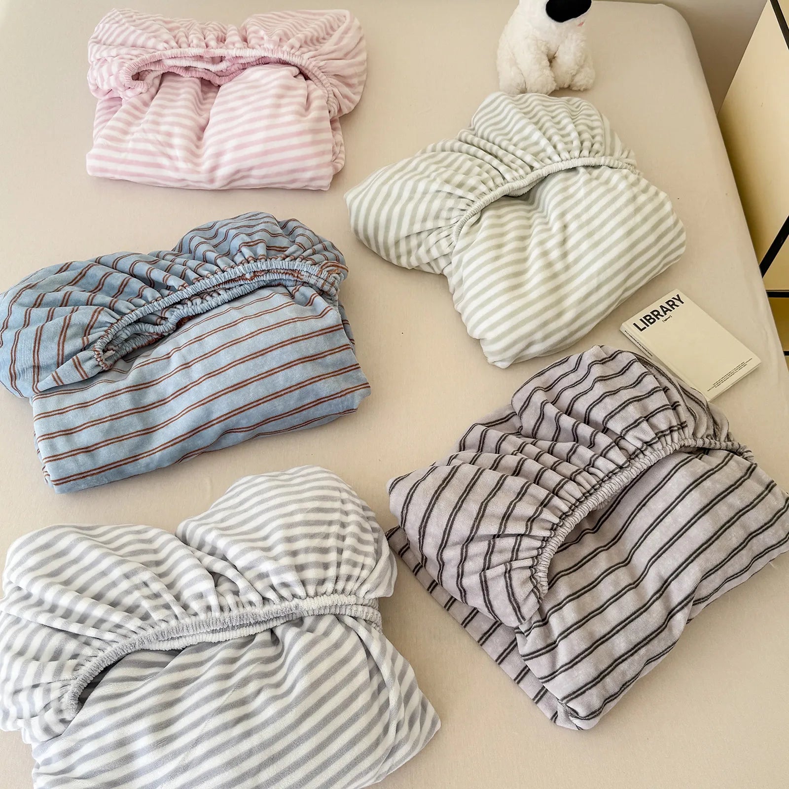 Striped fleece sheet set with soft plush texture in cozy minimalist style – RoomDen