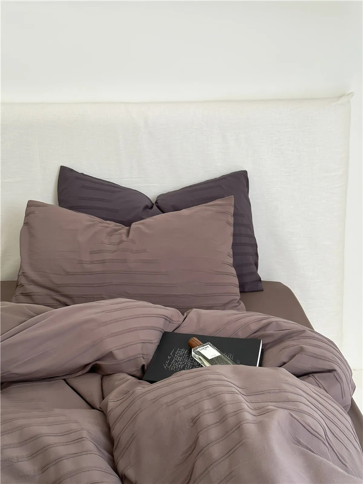 Minimalist textured stripe cotton duvet cover set with soft neutral tones and a relaxed, cozy aesthetic – RoomDen