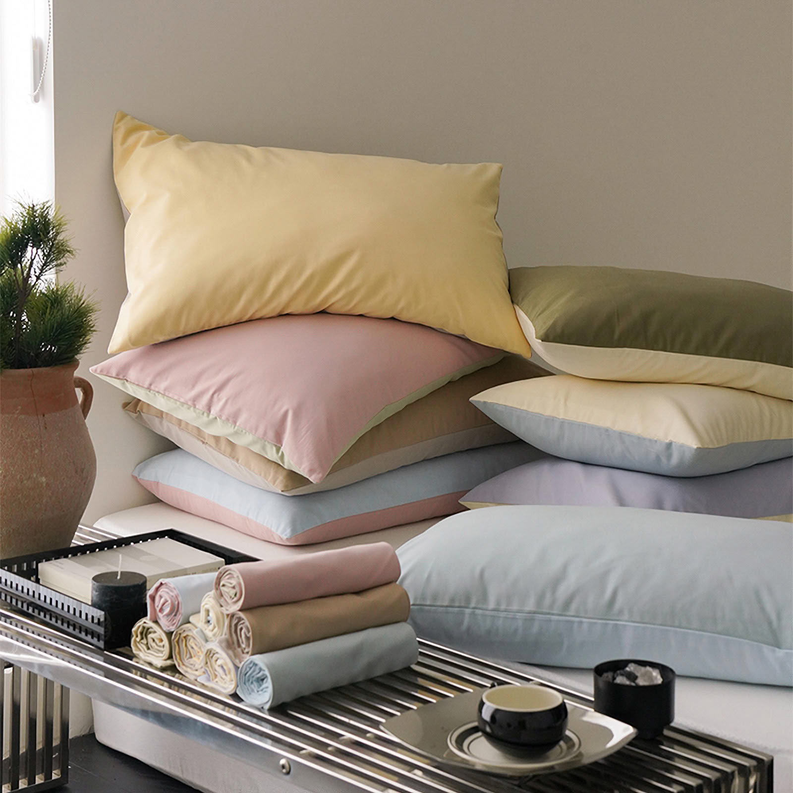 Minimalist two-tone washed cotton pillowcase in soft solid colors – RoomDen