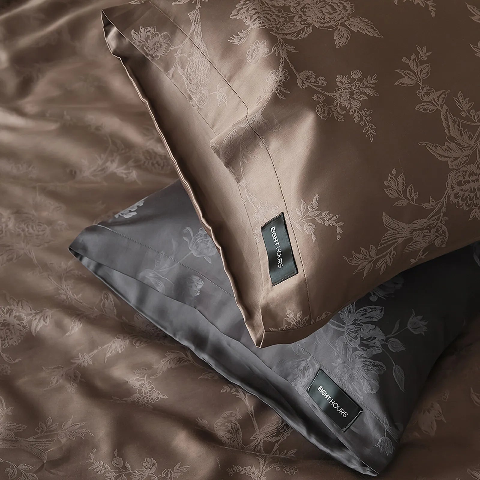 Floral jacquard cooling Tencel pillowcase with smooth Lyocell texture - RoomDen