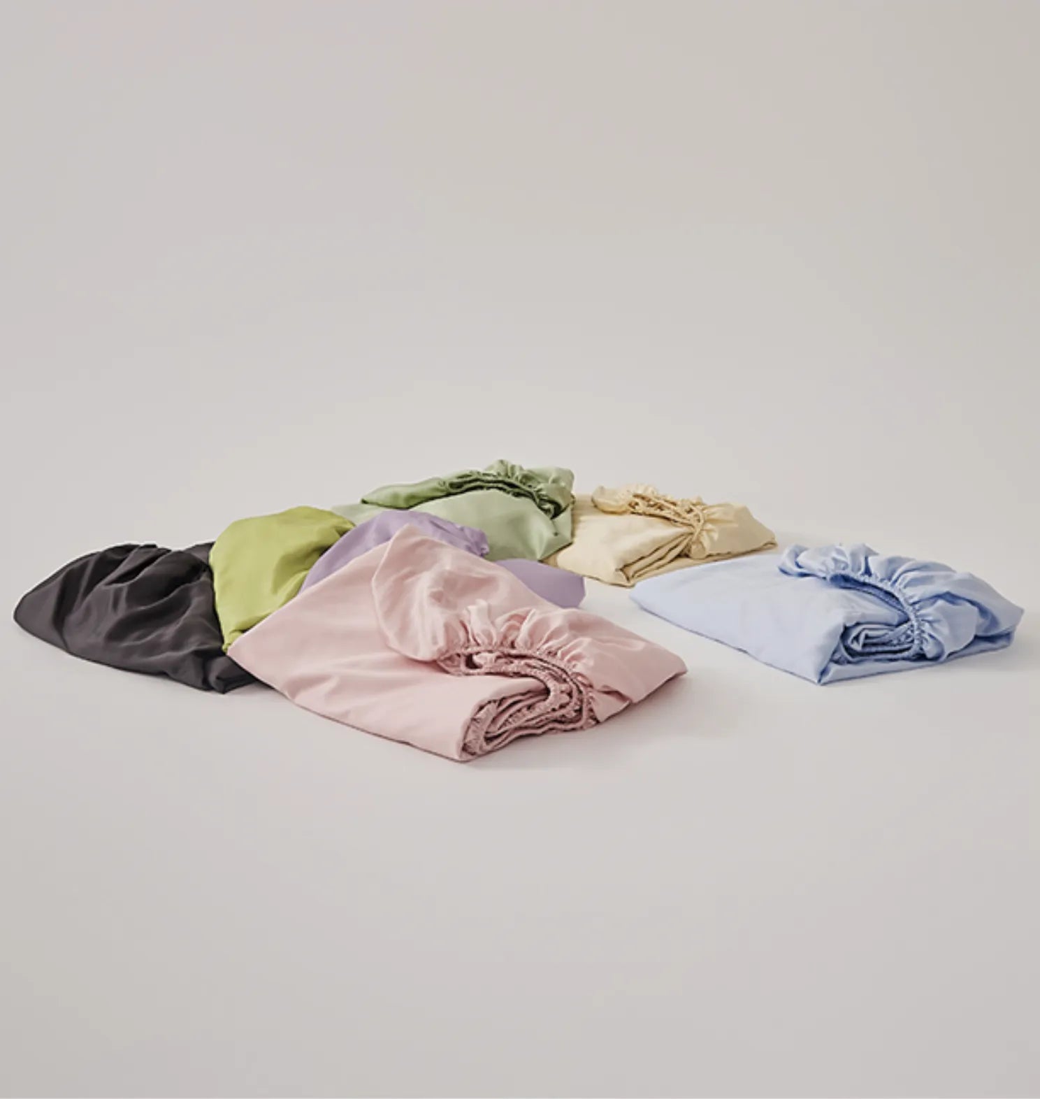 Silky cooling Tencel fitted sheet in soft pastel colors - RoomDen