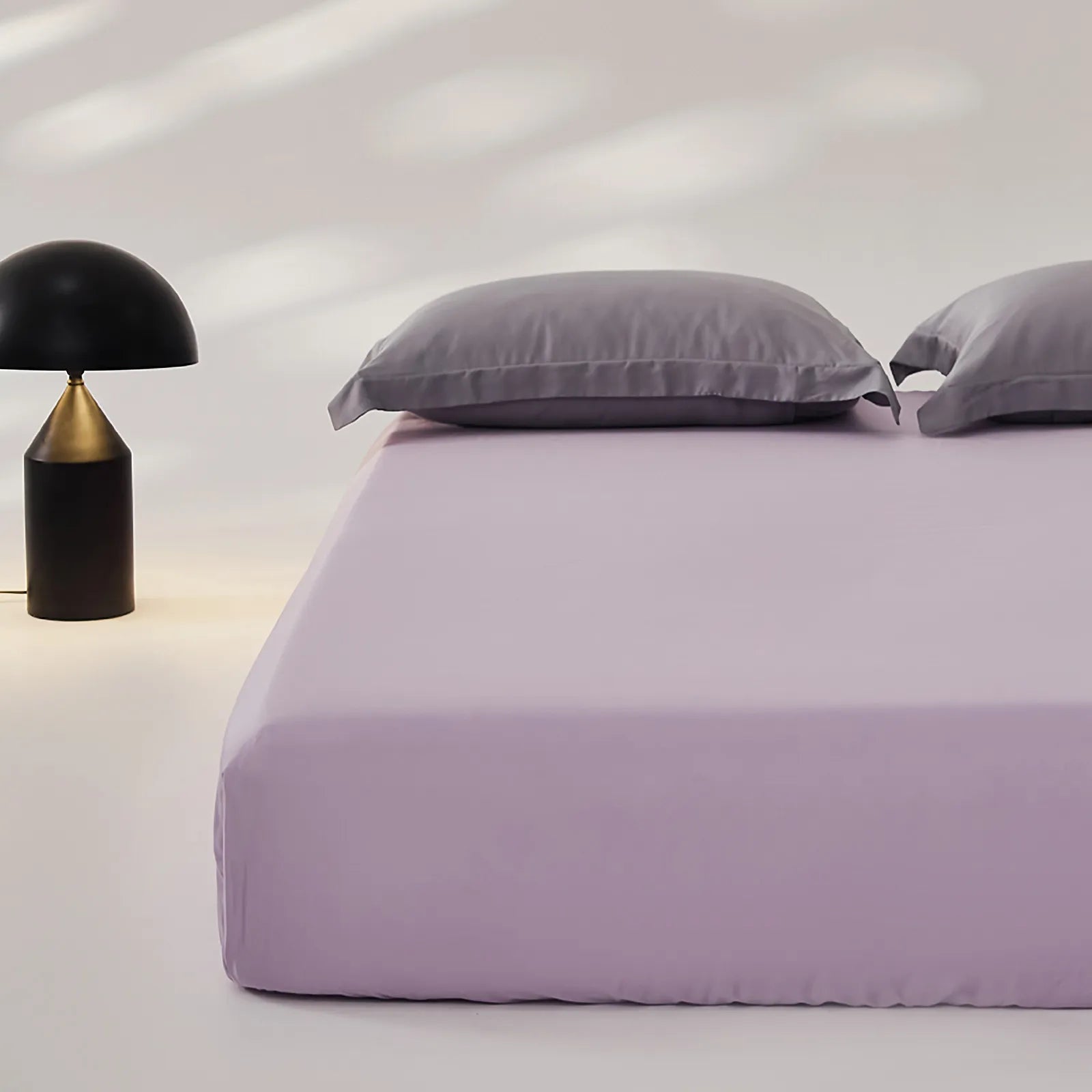 Silky cooling Tencel fitted sheet in soft pastel colors - RoomDen