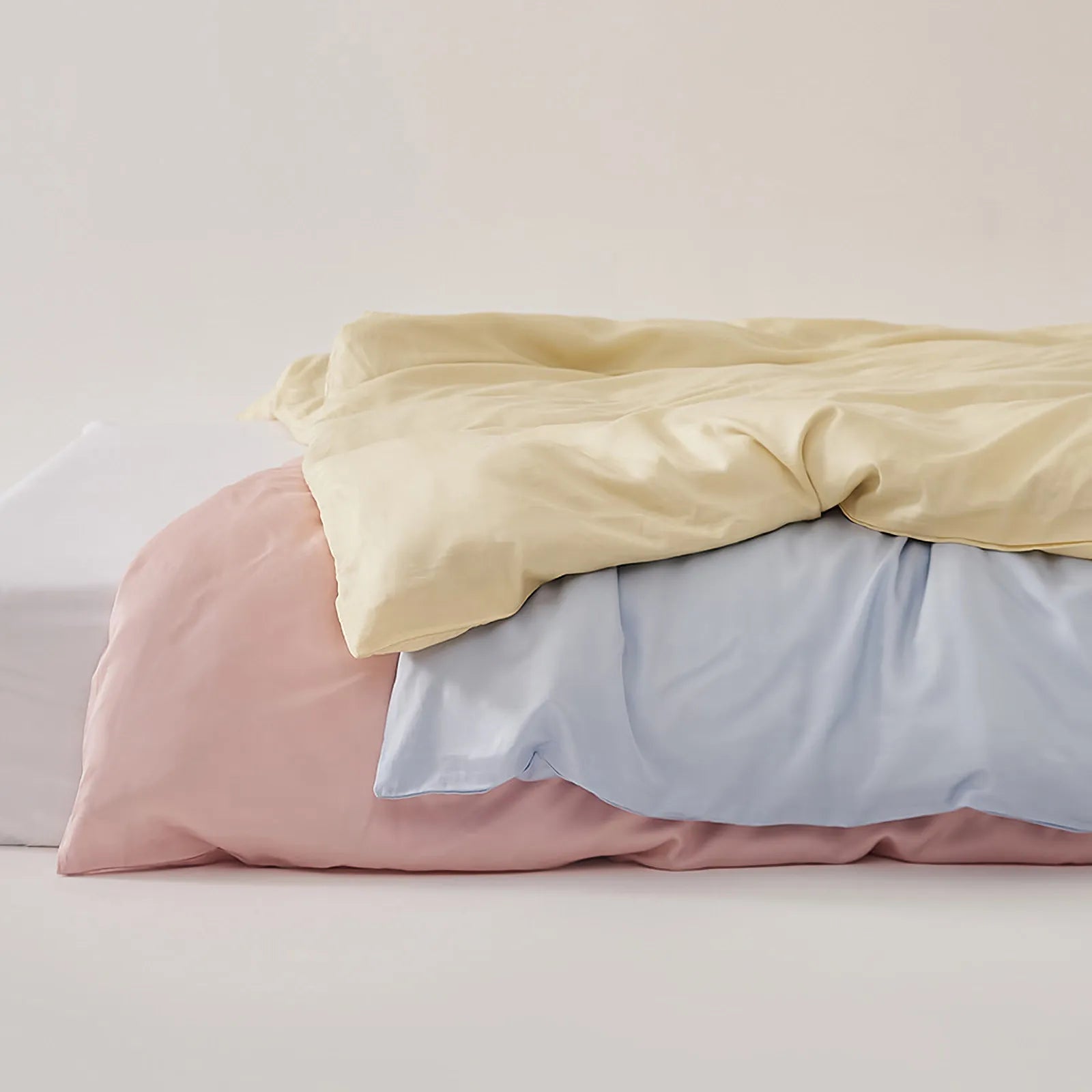 Silky cooling Tencel duvet cover set with a soft minimalist look and smooth draped texture – RoomDen