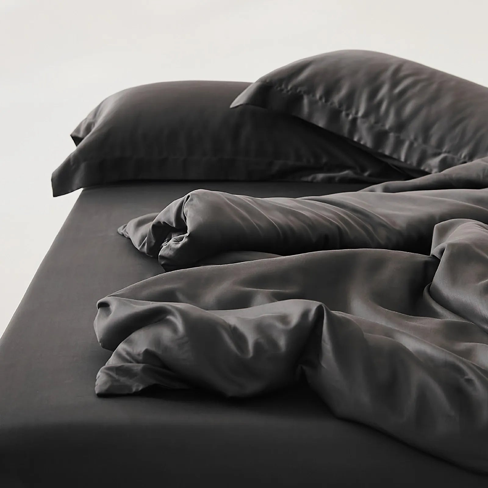 Silky cooling Tencel duvet cover set with a soft minimalist look and smooth draped texture – RoomDen