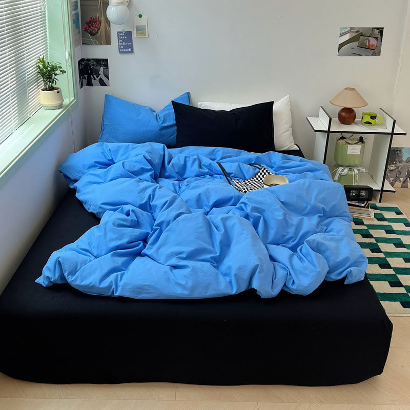 Soft cotton two-tone bedding set in blue and black for a bold cozy look – RoomDen