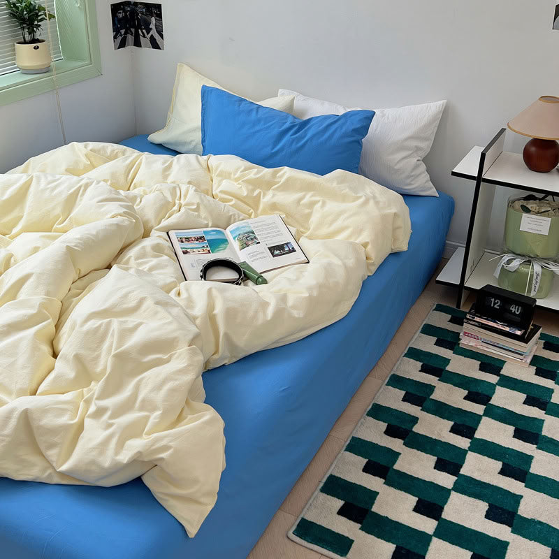 Light beige duvet with blue bed sheet minimalist contrast bedding – RoomDen