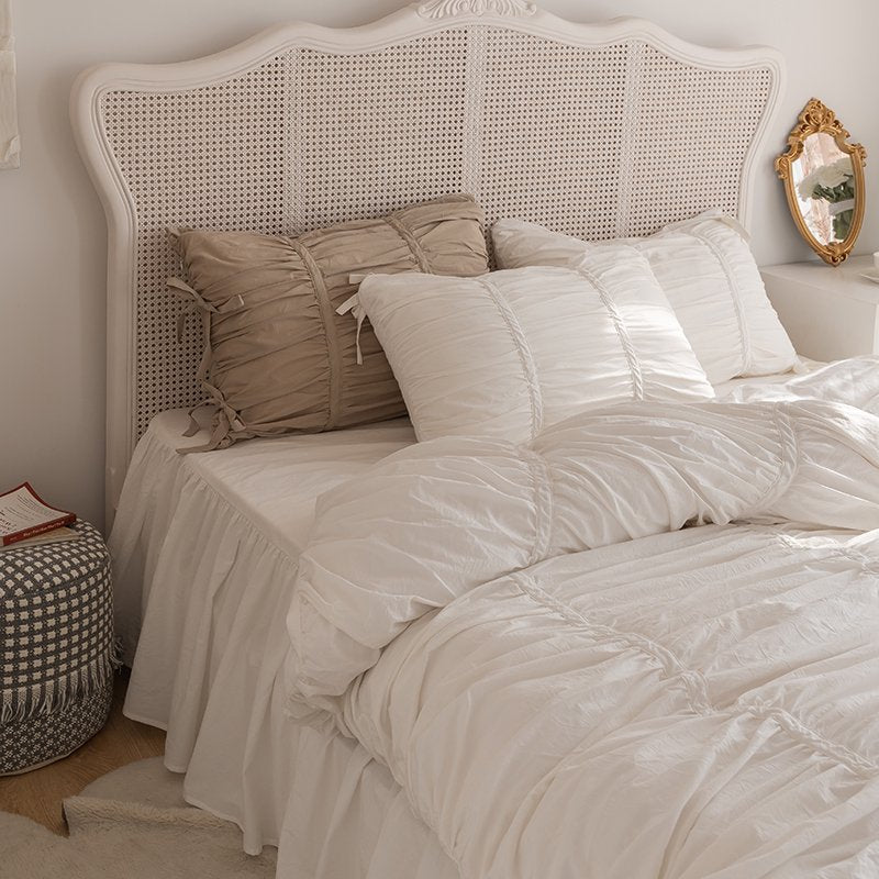 Ruched Washed Cotton Bedding Set, White, bedroom view 4 - Roomden