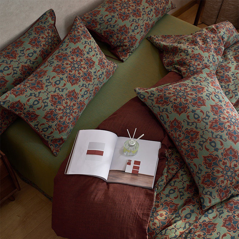 Ornella Jewel Floral bedding set – jewel floral, bedroom view of the duvet and pillows, view 2 - Roomden