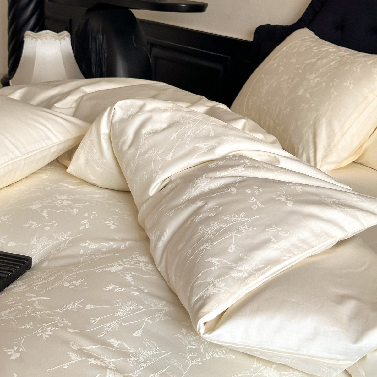 Floral Embroidered Jacquard Cotton Bedding Set, Ivory Cream, fabric and pillow details - Roomden