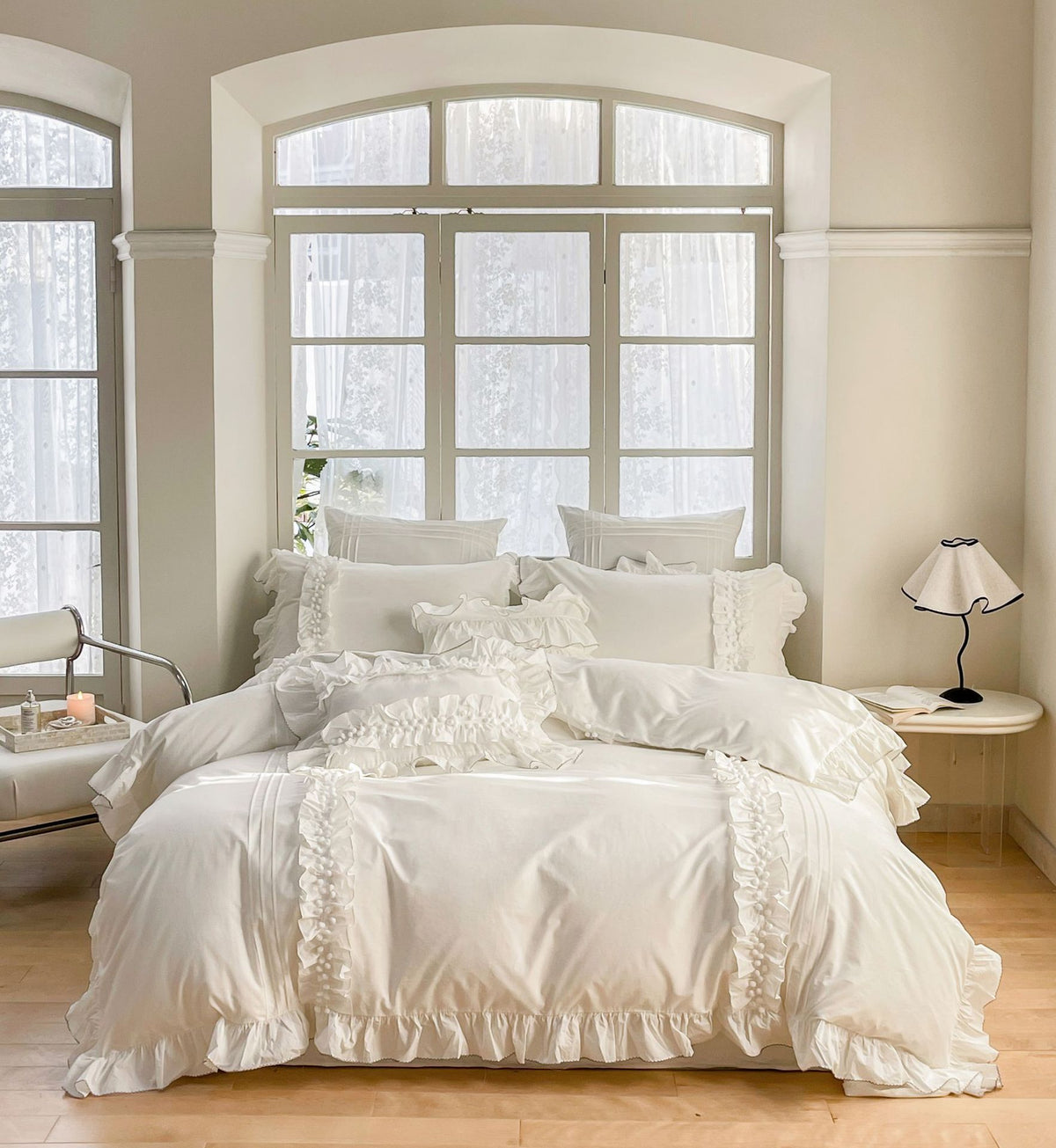 Lace-Trim Ruffle Washed Cotton Bedding Set, Ivory Cream, bed arrangement - Roomden