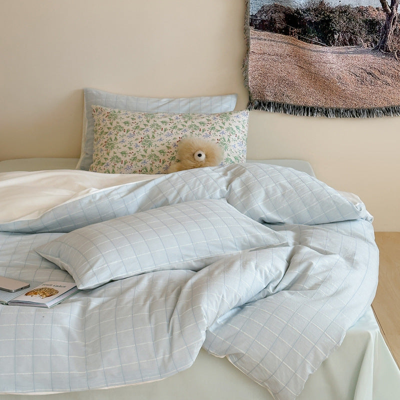 Gingham Jacquard Cotton Bedding Set – Blue, bed arrangement - Roomden