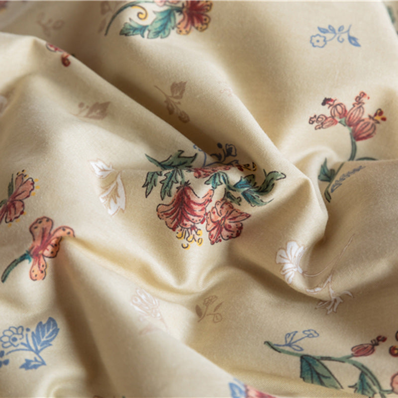 Buttercream Vintage Bouquet Cotton Bedding Set – fabric detail of rose-colored bouquets and green leaves - Roomden