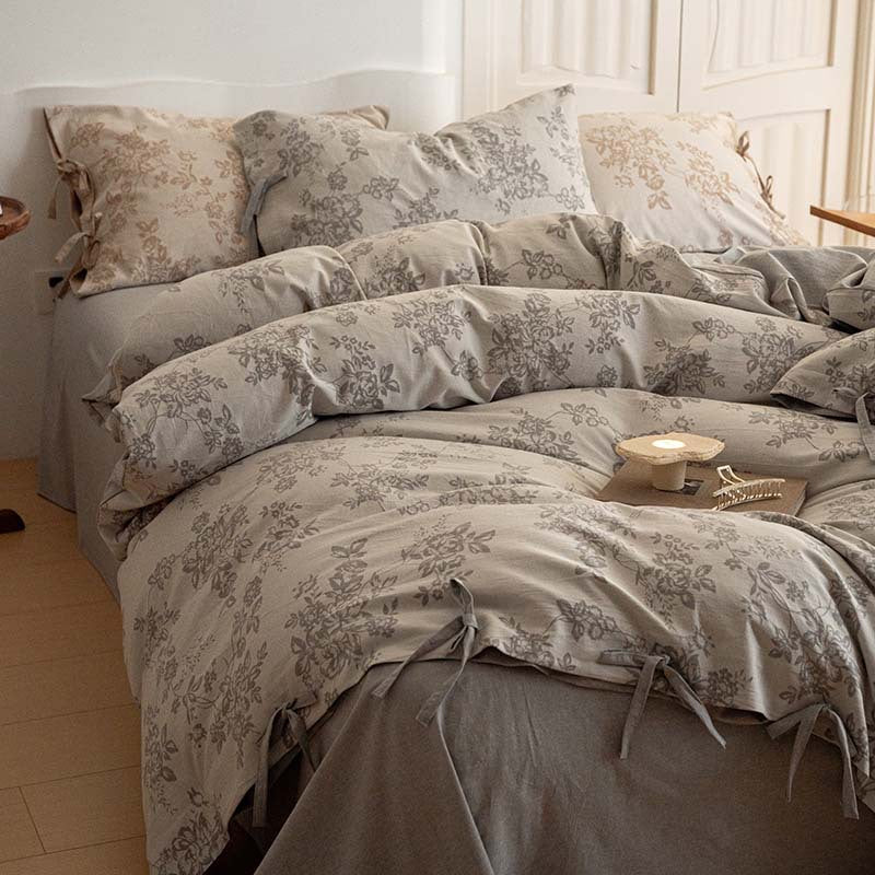 Bonnie floral cotton bedding in light gray