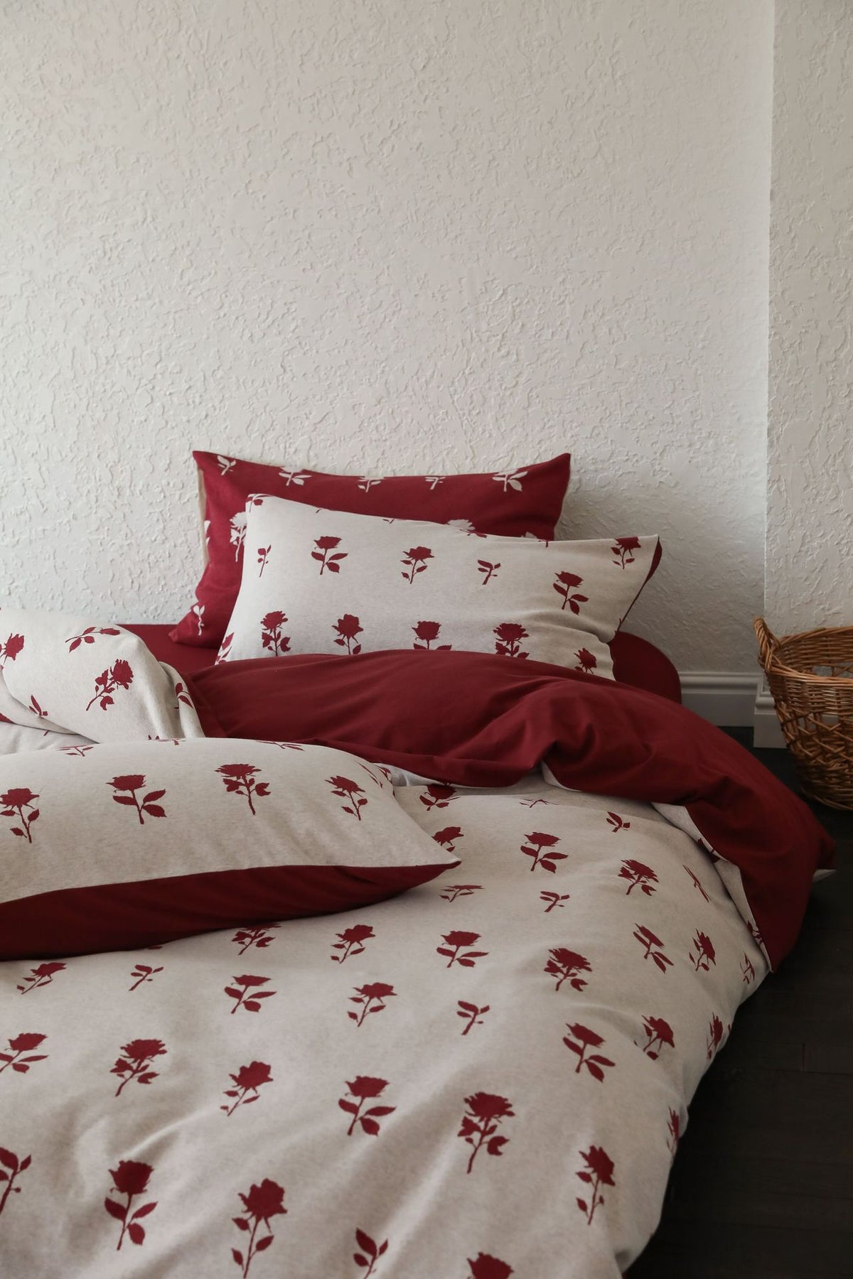 Rose jacquard cotton bedding set – Ivory Rosewood, coordinated duvet and pillows - Roomden