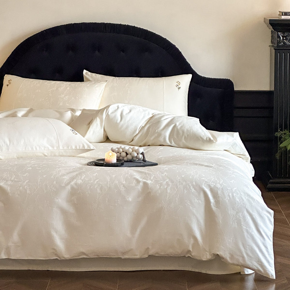 Floral Embroidered Jacquard Cotton Bedding Set, Ivory Cream, bed arrangement - Roomden