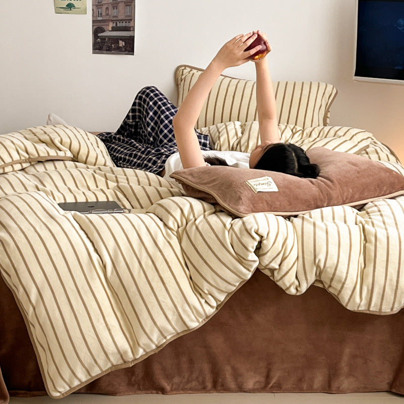 Beige and brown striped fleece bedding with a solid brown reverse - RoomDen