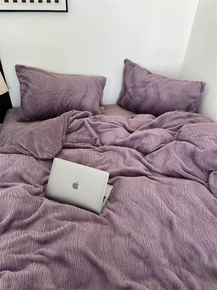 Wave textured plush bedding – dusty lavender front view of casually draped bedding - Roomden