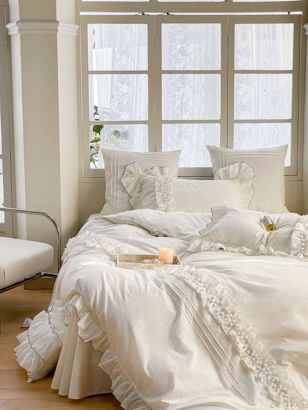 Lace-Trim Ruffle Washed Cotton Bedding Set, Ivory Cream, bed arrangement - Roomden
