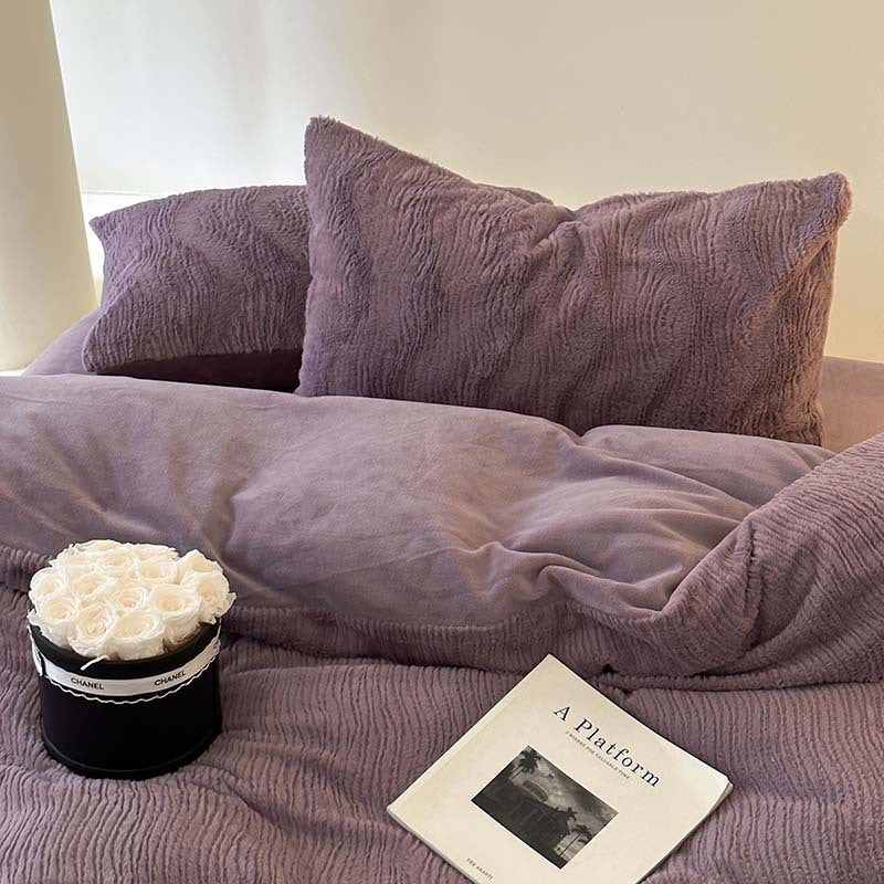 Wave textured plush bedding – dusty lavender matching pillows and smooth reverse - Roomden
