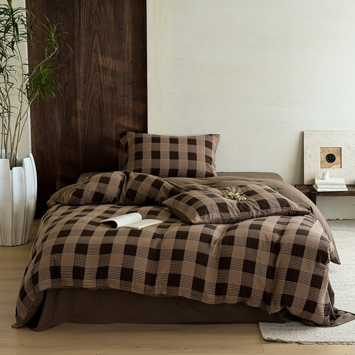 Gingham Jacquard Cotton Gauze Bedding Set – Cocoa Check, frontal cocoa-check bedding arrangement - Roomden