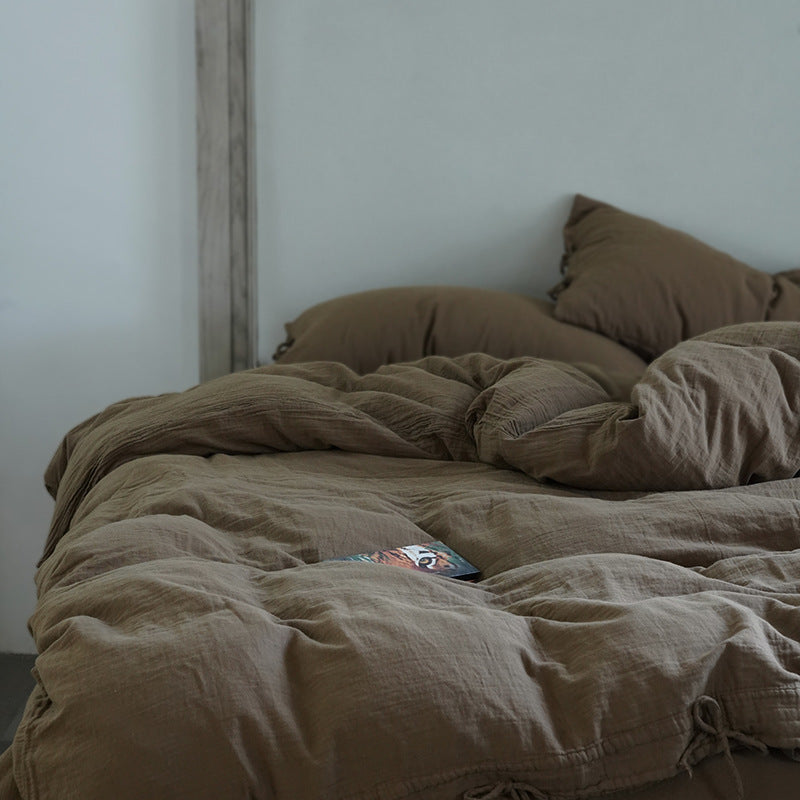 Tie-Detail Double Gauze Cotton Bedding Set – Chestnut Brown, bed arrangement - Roomden