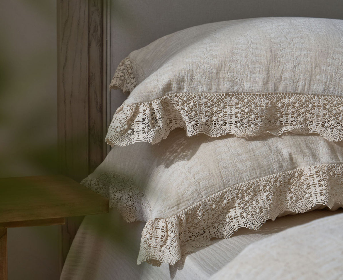 Lace Trim Cotton Linen Summer Quilt Set, Ivory Gauze, fabric and pillow detail 10 - Roomden