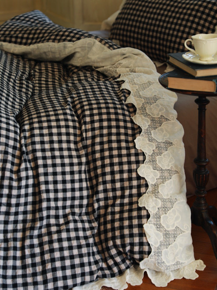 Lace Trim Gingham Cotton Blend Bedding Set – near view of pale lace bordering black gingham - Roomden