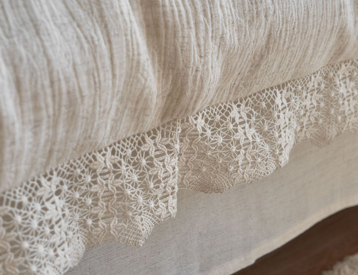 Lace Trim Cotton Linen Summer Quilt Set, Ivory Gauze, fabric and pillow detail 13 - Roomden