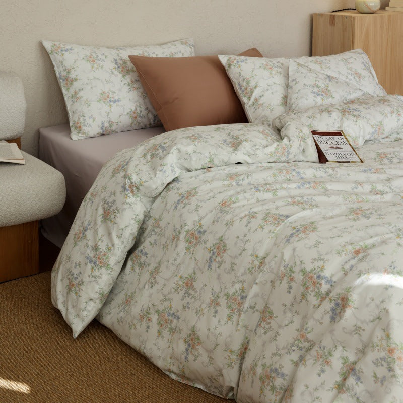 Ivory Floral Garland Cotton Bedding Set with coordinating pillow styling - Roomden