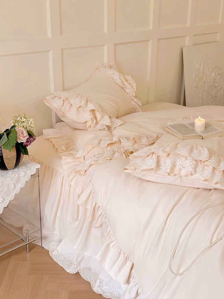 Ruffle cotton sateen bedding set – Vanilla Cream, alternate pillow and duvet view - Roomden