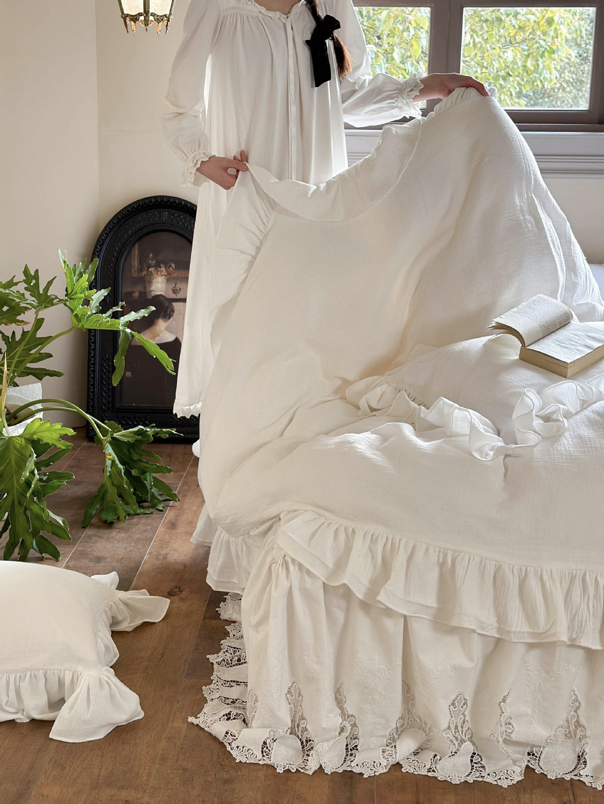 Ruffled Double Gauze Cotton Bedding Set – Scalloped Ivory, duvet lifted to show its flowing edge - Roomden