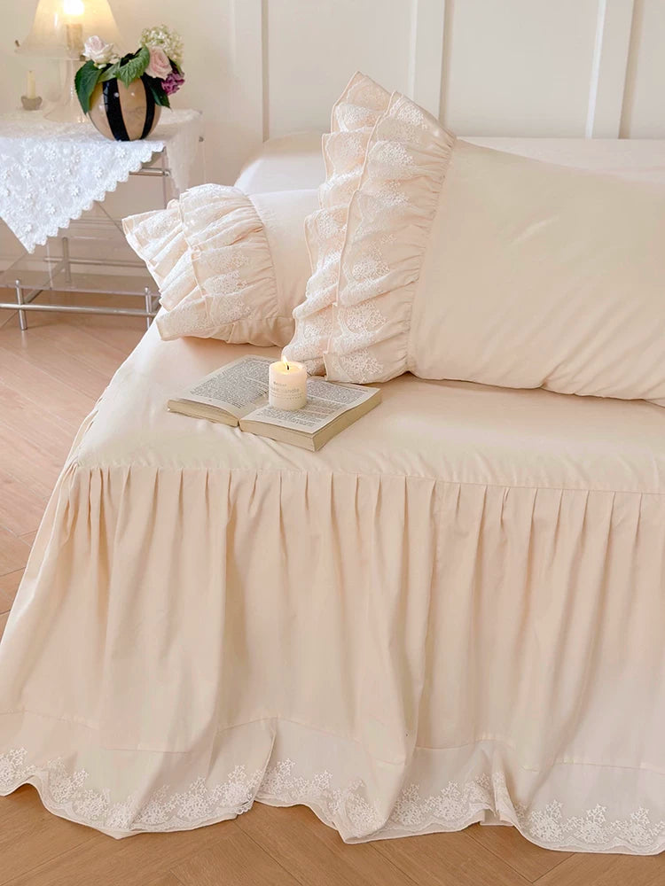 Ruffle cotton sateen bedding set – Vanilla Cream, gathered bed covering and pillow detail - Roomden