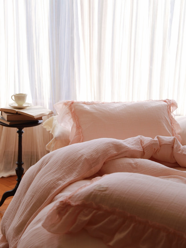 Soft Ruffle Cotton Double Gauze Bedding Set – peach pillows and relaxed folds on the duvet - Roomden