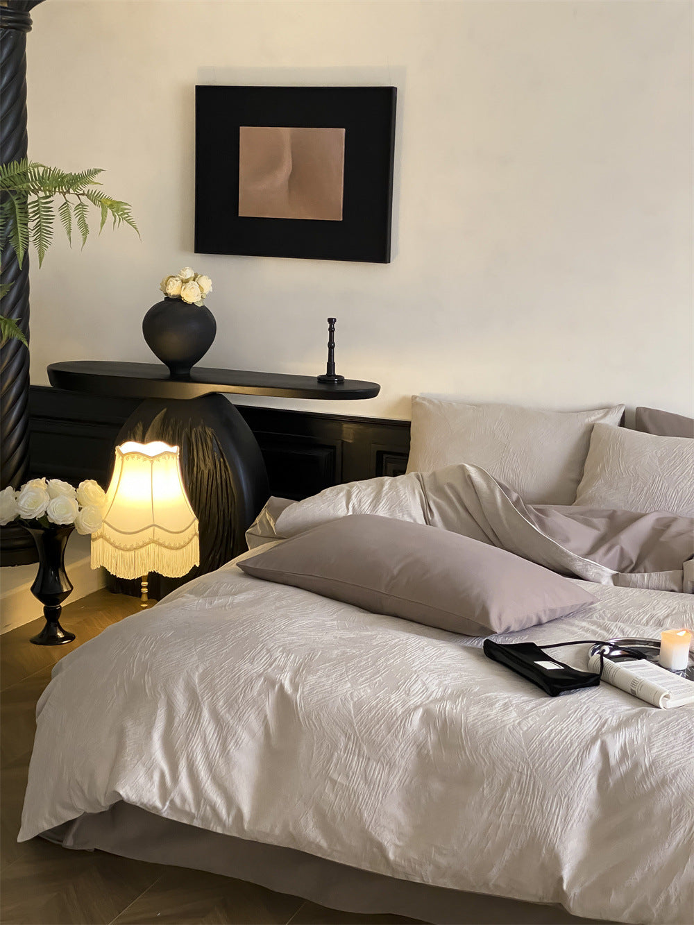 Brushed cotton jacquard bedding set – Cocoa Fern, alternate view of the duvet and pillows - Roomden
