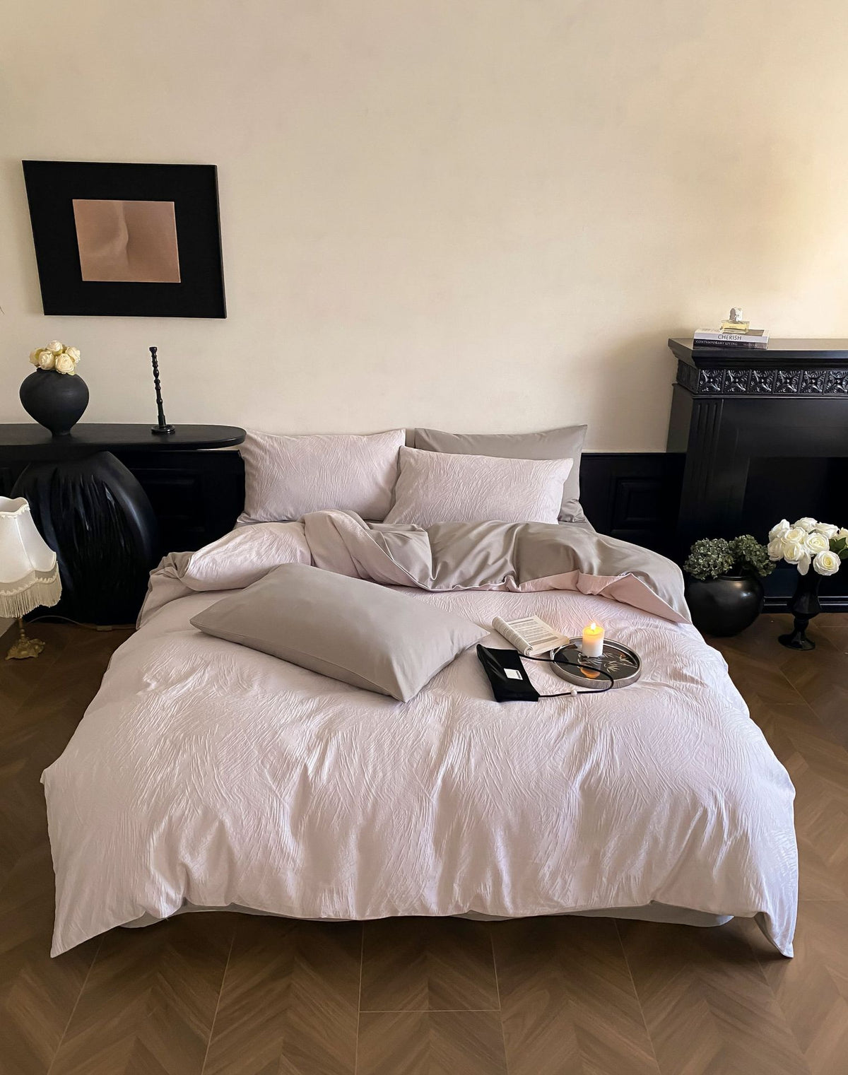 Brushed cotton jacquard bedding set – Almond Fern, full bed arrangement - Roomden