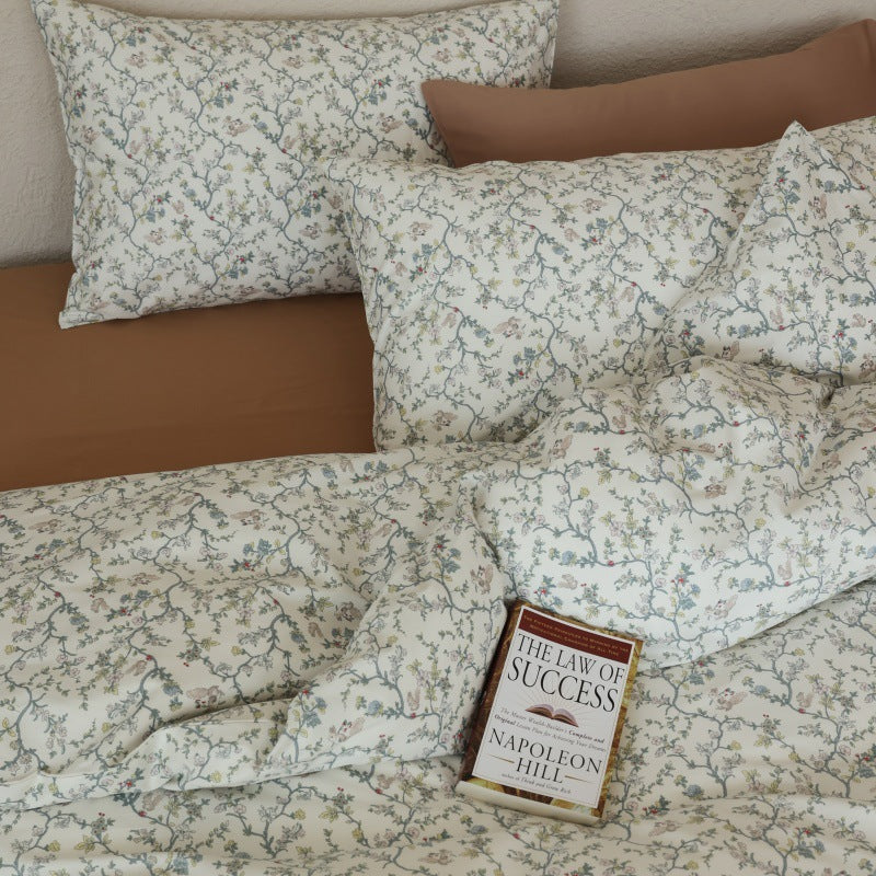 Ivory Botanical Vine Cotton Bedding Set with coordinating pillow styling - Roomden