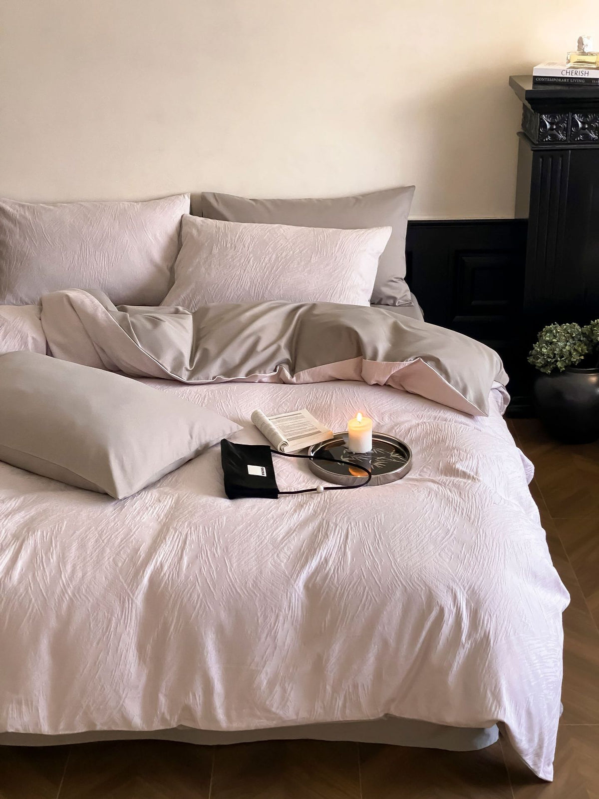 Brushed cotton jacquard bedding set – Almond Fern, alternate view of the duvet and pillows - Roomden