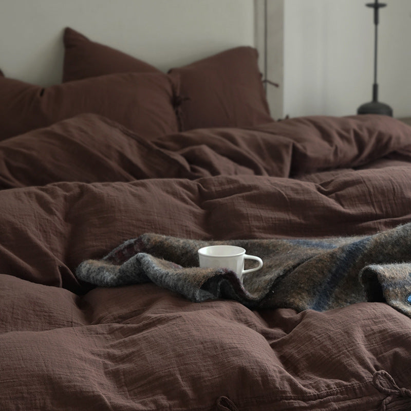 Tie-Detail Double Gauze Cotton Bedding Set – Coffee Brown, bed arrangement - Roomden
