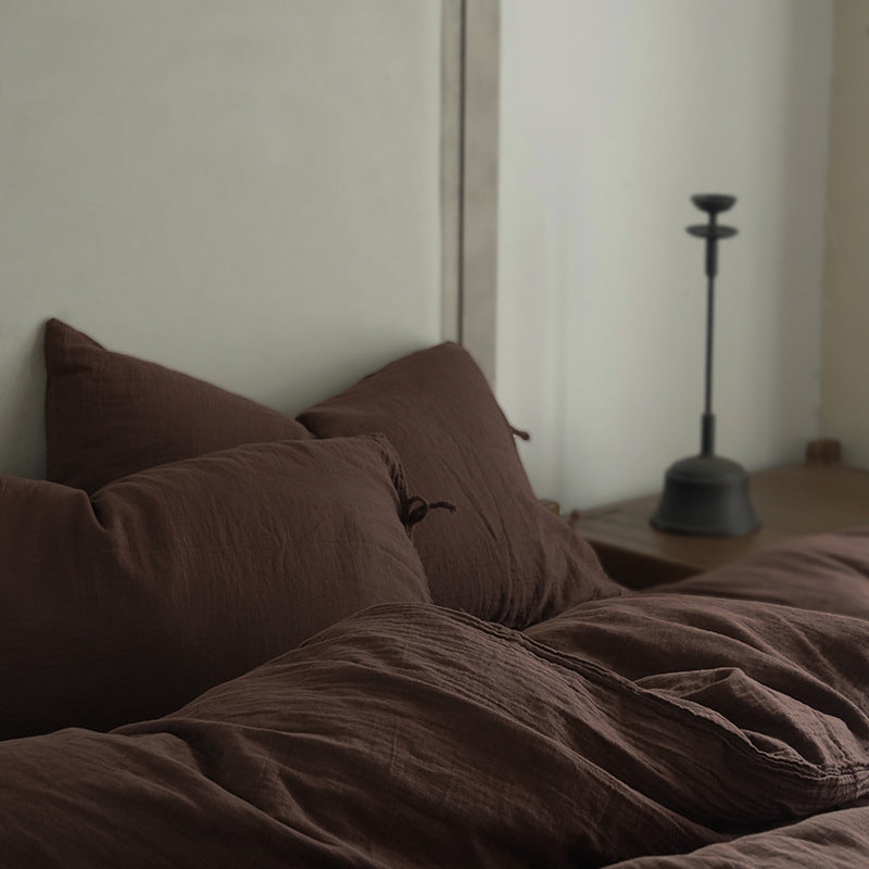 Tie-Detail Double Gauze Cotton Bedding Set – Coffee Brown, bed arrangement - Roomden