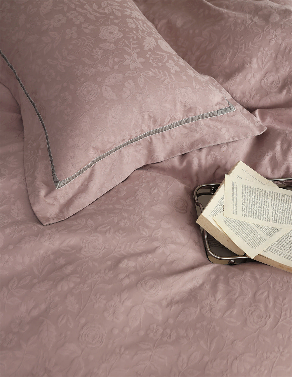Brushed cotton jacquard bedding set – Dusty Rose Vine, close view of jacquard fabric and pillows - Roomden