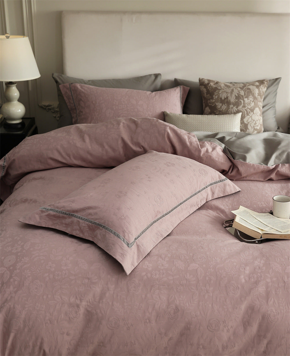 Brushed cotton jacquard bedding set – Dusty Rose Vine, close view of jacquard fabric and pillows - Roomden