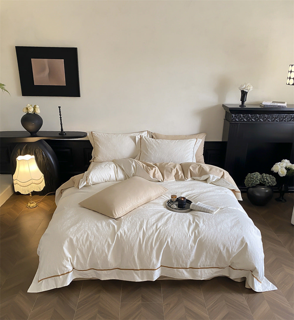 Brushed cotton jacquard bedding set – Ivory Vine, full bed arrangement - Roomden