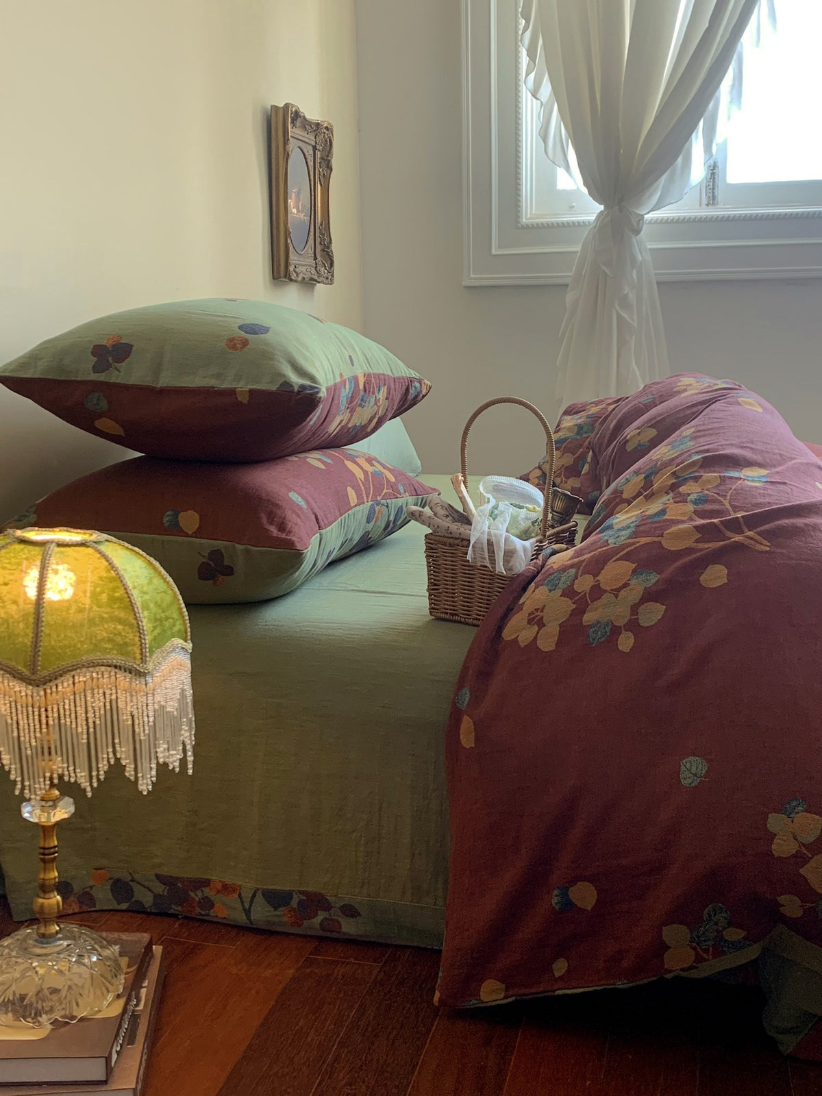 Florhaven Meadow Branch bedding set – rust meadow, angled view of the duvet and coordinating pillows, view 4 - Roomden