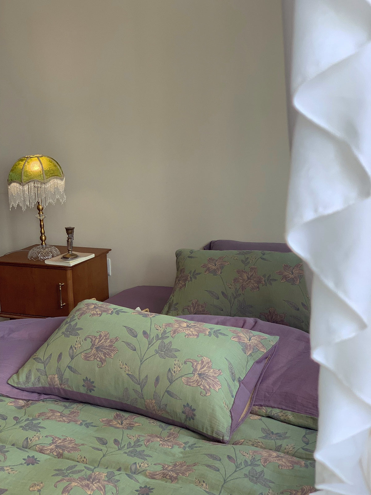 Florhaven Sage Botanical bedding set – sage botanical, angled view of the duvet and coordinating pillows, view 2 - Roomden