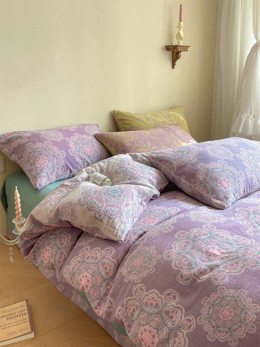 Ornella Lilac Medallion bedding set – lilac medallion, bedroom view of the duvet and pillows, view 1 - Roomden
