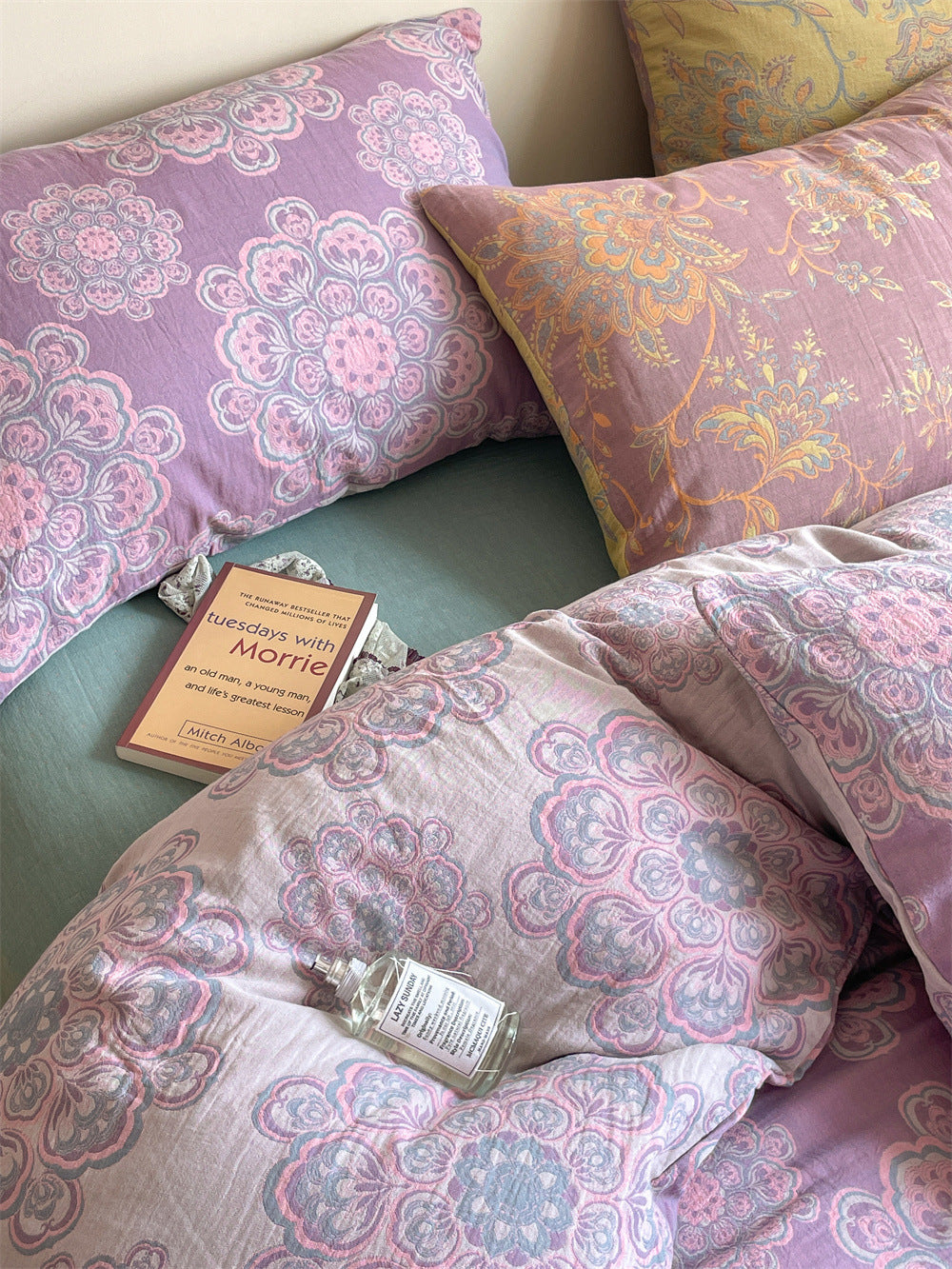 Ornella Lilac Medallion bedding set – lilac medallion, angled view of the duvet and coordinating pillows, view 2 - Roomden