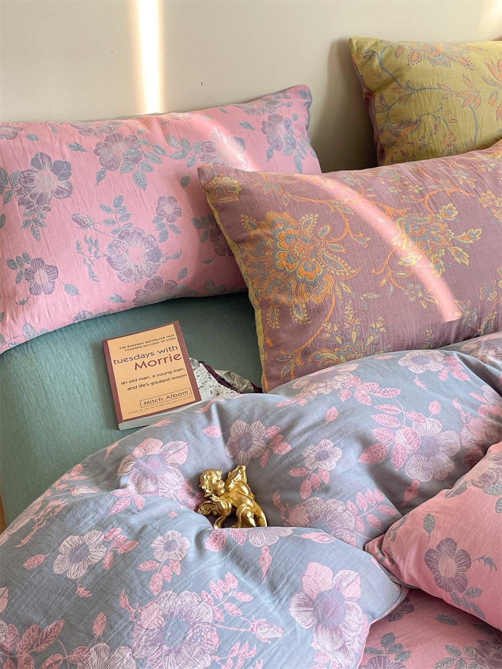Ornella Rose Botanical bedding set – rose botanical, angled view of the duvet and coordinating pillows, view 2 - Roomden