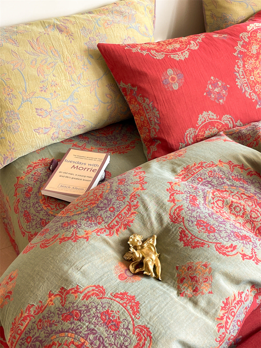 Ornella Vermilion Medallion bedding set – vermilion medallion, close view of the patterned cotton gauze, view 10 - Roomden