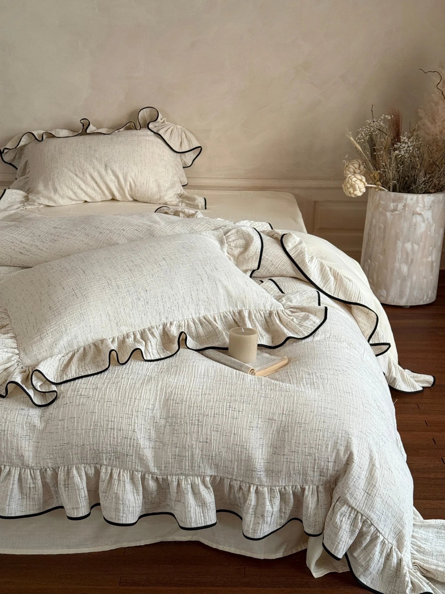 Black-piped ruffle double gauze bedding set – layered front ruffles and pillows in Oat Heather - Roomden